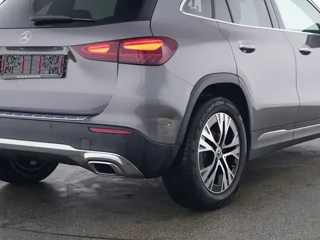 Mercedes-Benz GLA 200