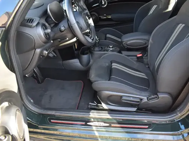 MINI John Cooper Works Cabrio