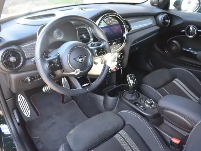 MINI John Cooper Works Cabrio