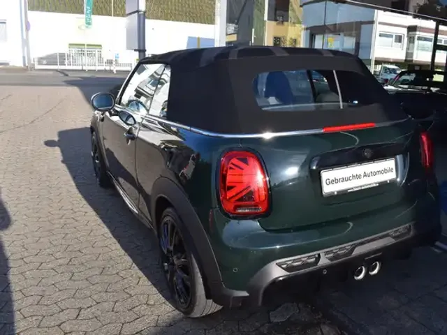 MINI John Cooper Works Cabrio
