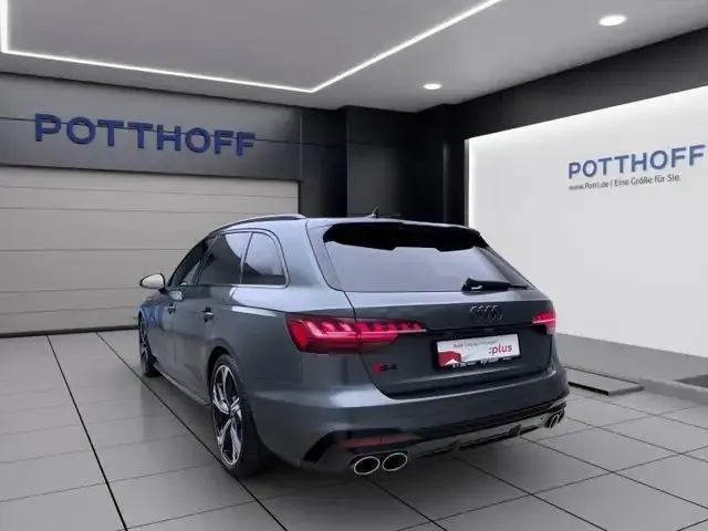 Audi S4