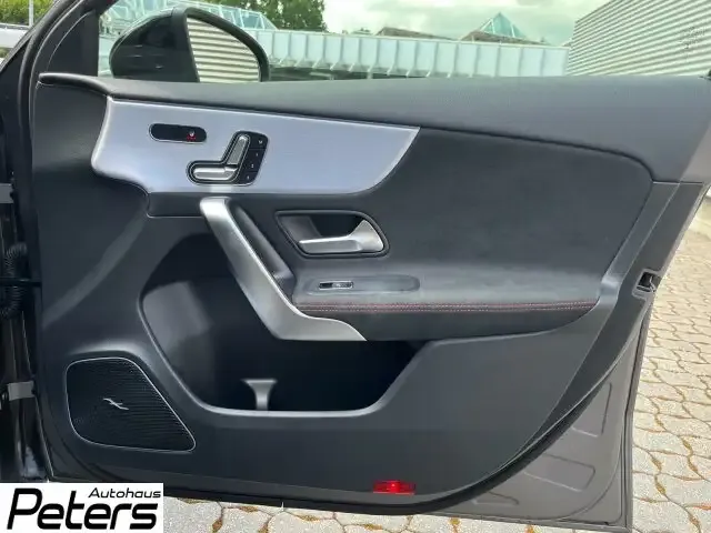 Mercedes-Benz A 35 AMG