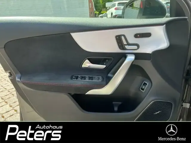 Mercedes-Benz A 35 AMG