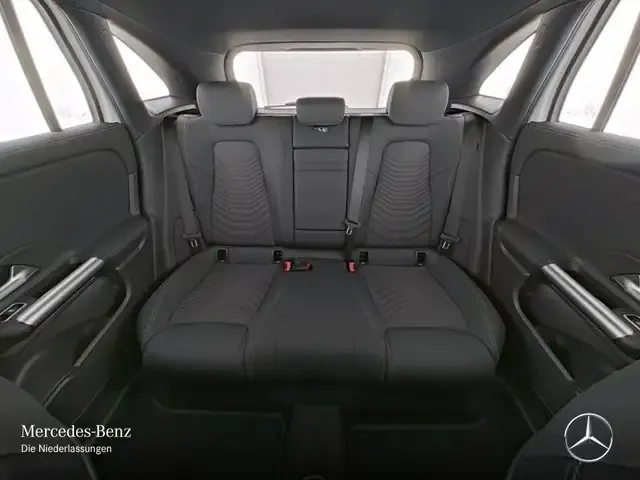 Mercedes-Benz EQA 300