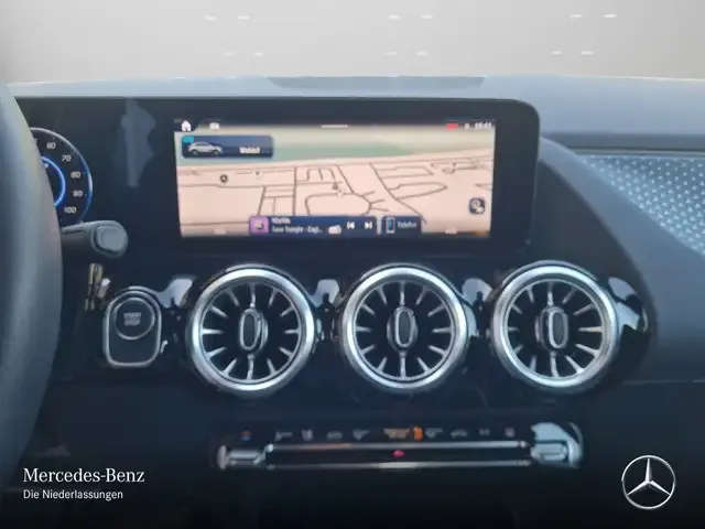 Mercedes-Benz EQA 300