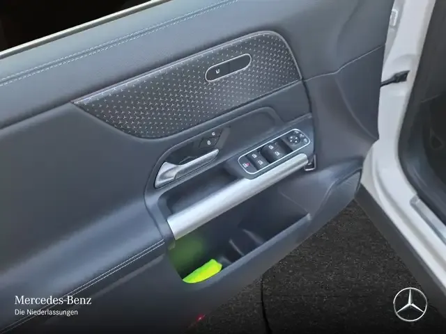 Mercedes-Benz EQA 300