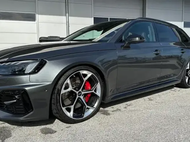 Audi RS4