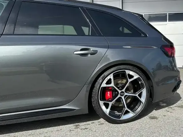 Audi RS4