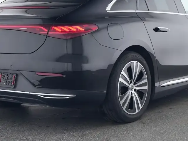 Mercedes-Benz EQE 300