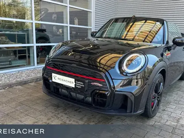 MINI John Cooper Works Cabrio
