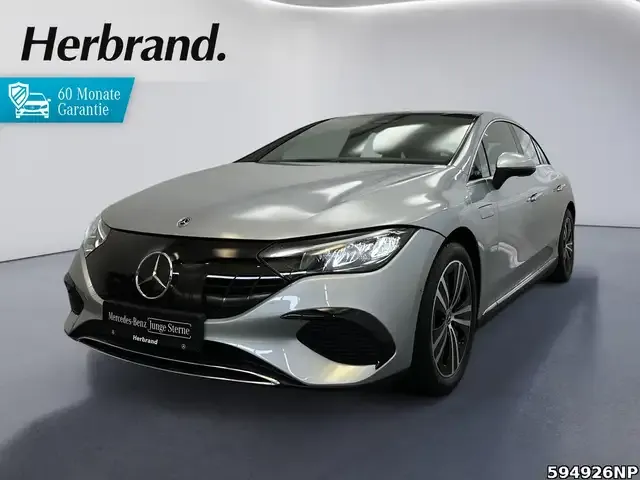 Mercedes-Benz EQE 300