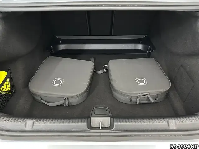 Mercedes-Benz EQE 300