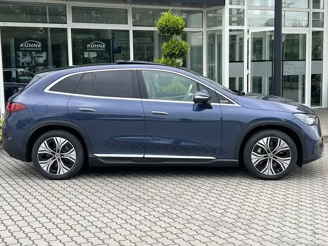 Mercedes-Benz EQE SUV
