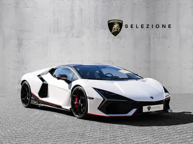 Lamborghini Revuelto