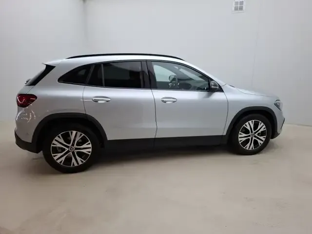 Mercedes-Benz GLA 180