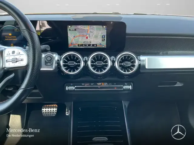 Mercedes-Benz GLB 180