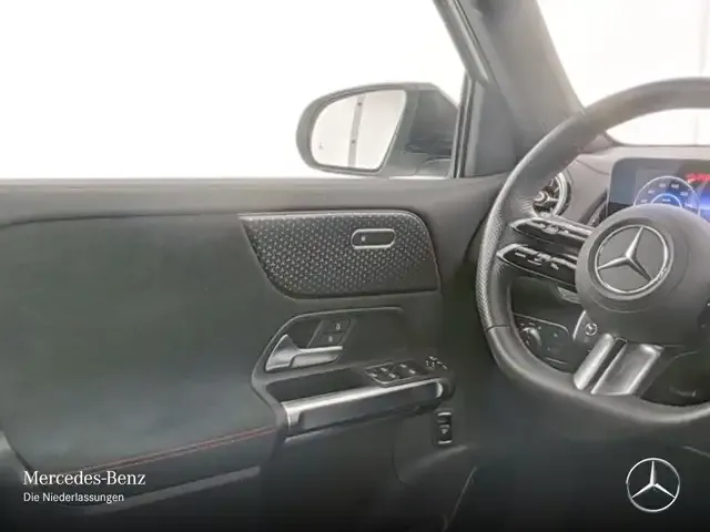 Mercedes-Benz EQB 300