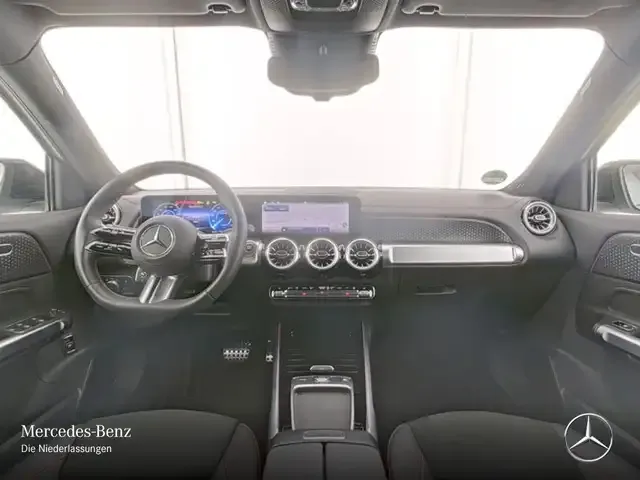 Mercedes-Benz EQB 300
