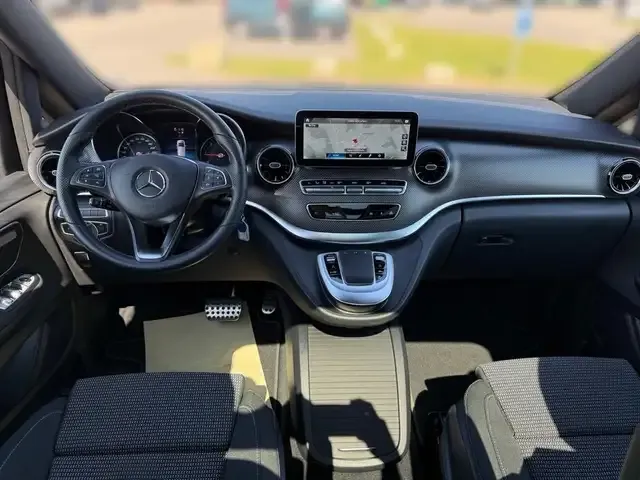 Mercedes-Benz V 250