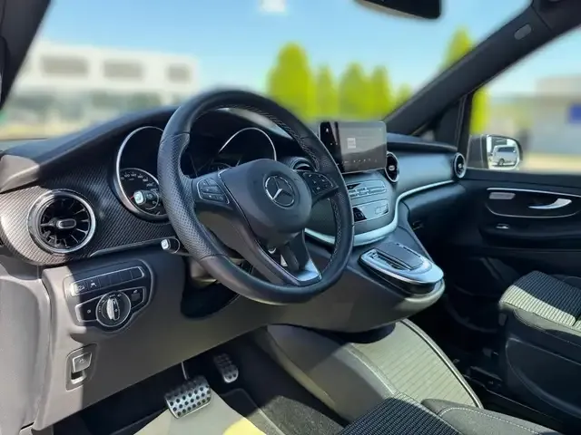 Mercedes-Benz V 250