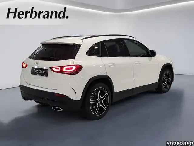 Mercedes-Benz GLA 200