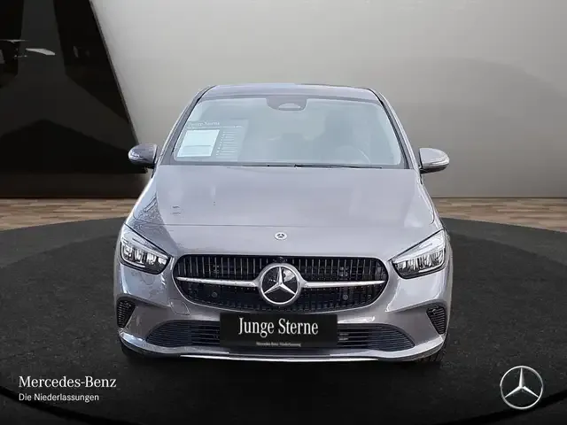 Mercedes-Benz B 220