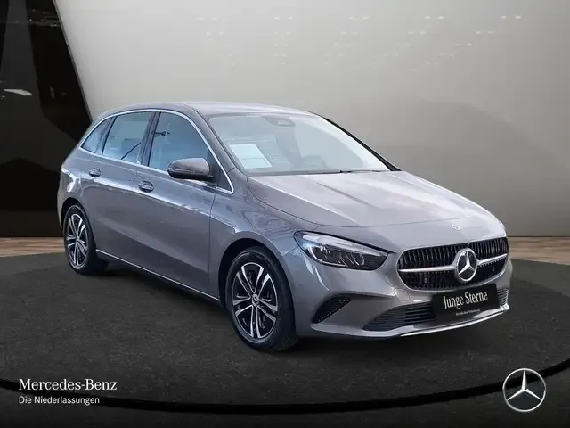 Mercedes-Benz B 220