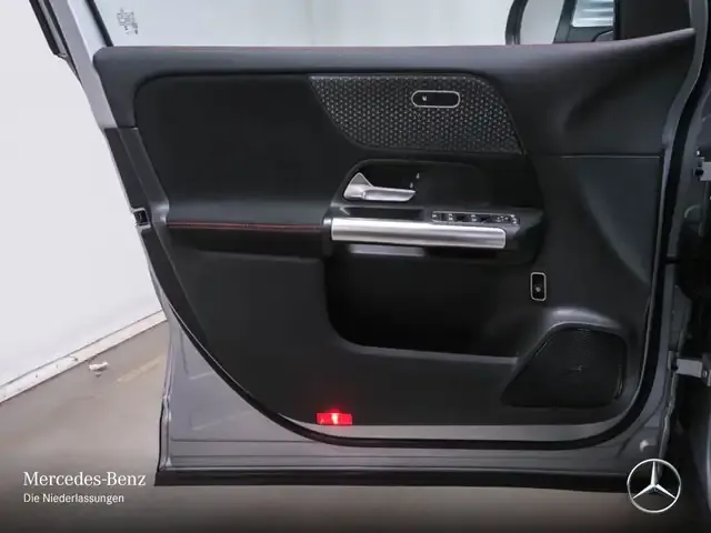 Mercedes-Benz EQA 300