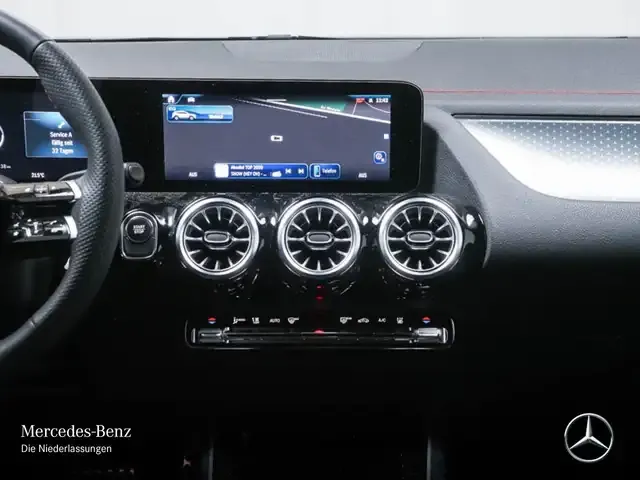 Mercedes-Benz EQA 300