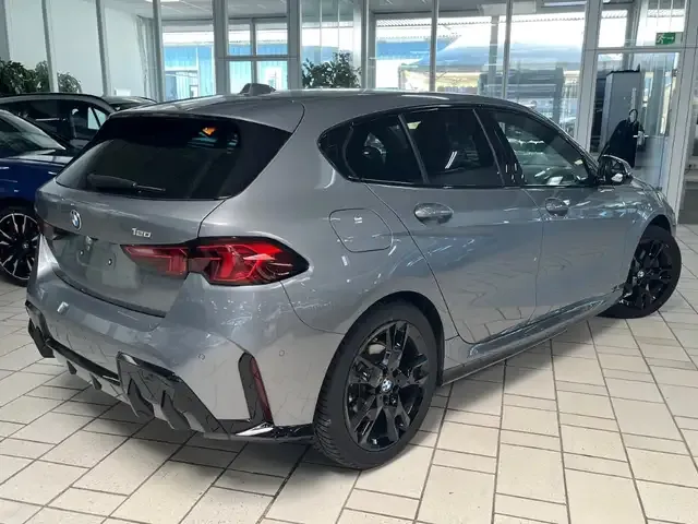 BMW 120