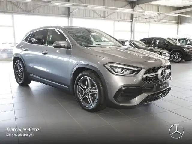 Mercedes-Benz GLA 180