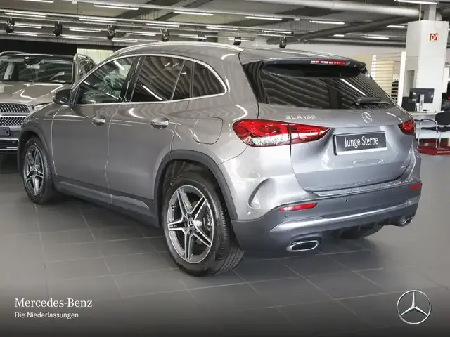 Mercedes-Benz GLA 180