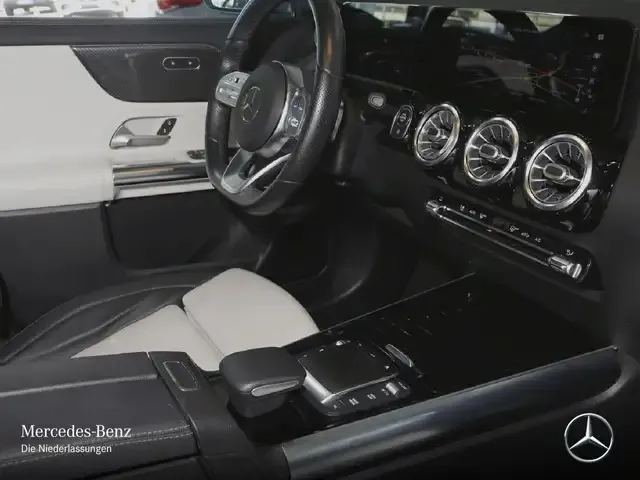 Mercedes-Benz GLA 180