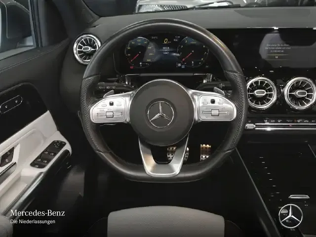 Mercedes-Benz GLA 180