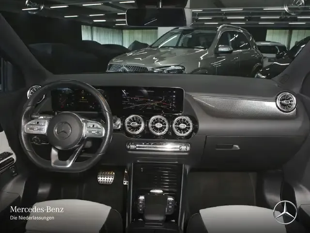 Mercedes-Benz GLA 180