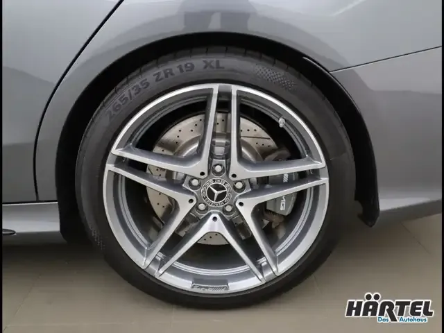 Mercedes-Benz C 63 AMG