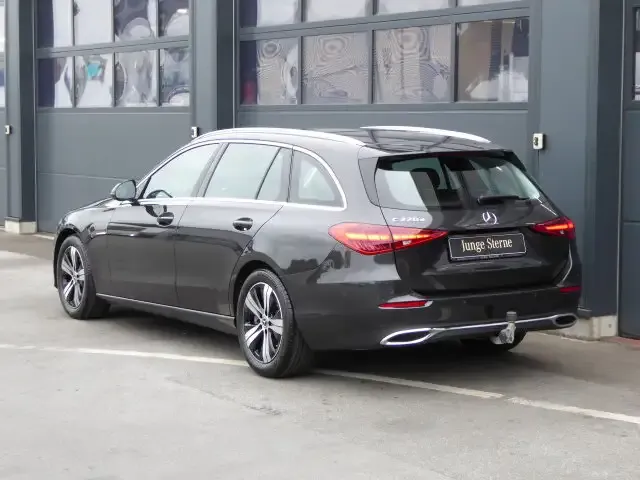 Mercedes-Benz C 220
