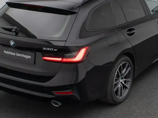 BMW 330