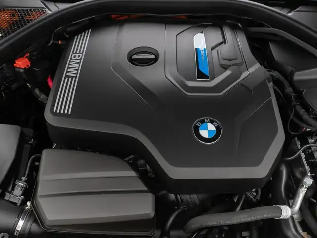 BMW 330