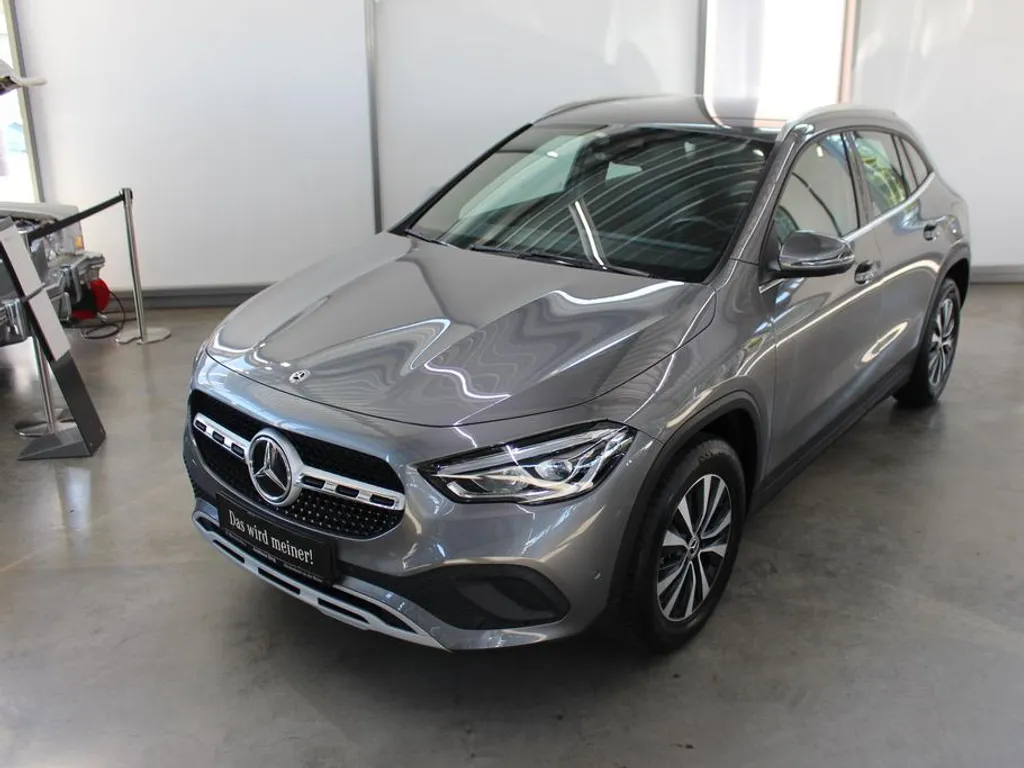 Mercedes-Benz GLA 200
