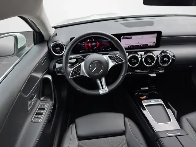 Mercedes-Benz A 220