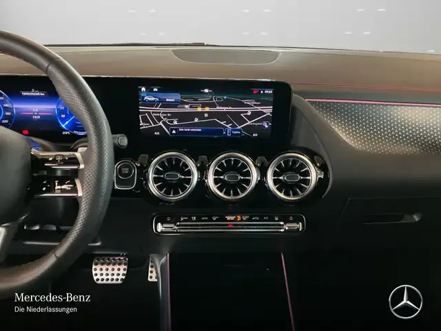 Mercedes-Benz EQA 300