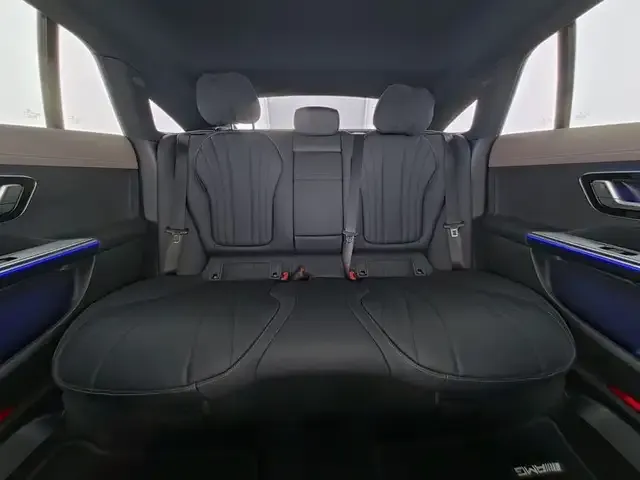 Mercedes-Benz EQE 300