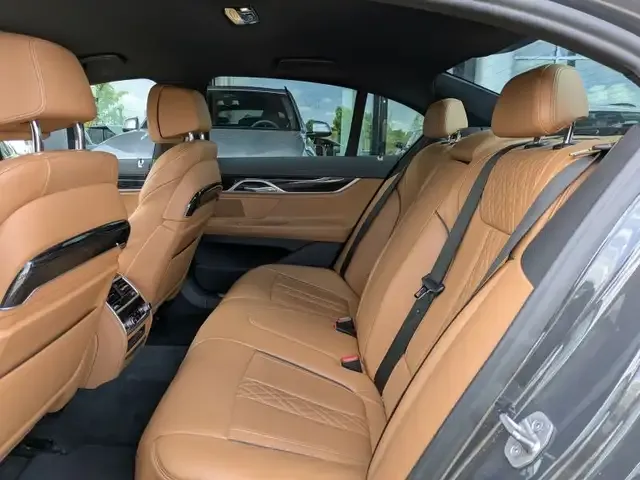 BMW 730