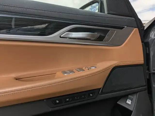 BMW 730