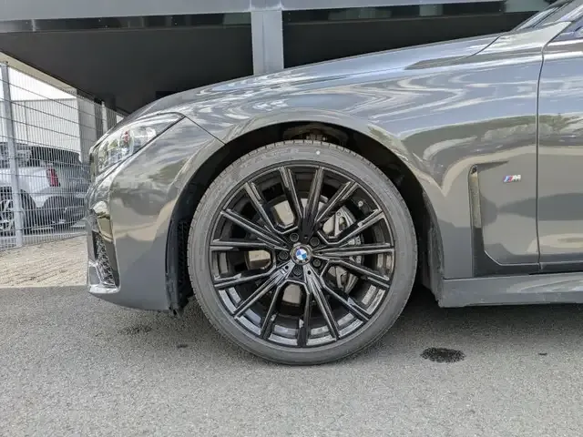 BMW 730