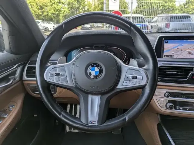 BMW 730