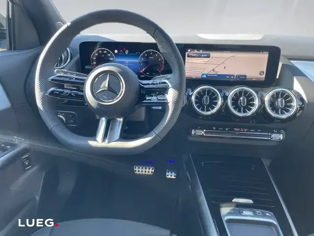 Mercedes-Benz GLA 220