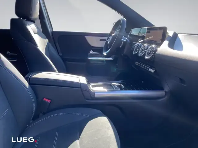 Mercedes-Benz GLA 220