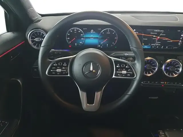 Mercedes-Benz A 220